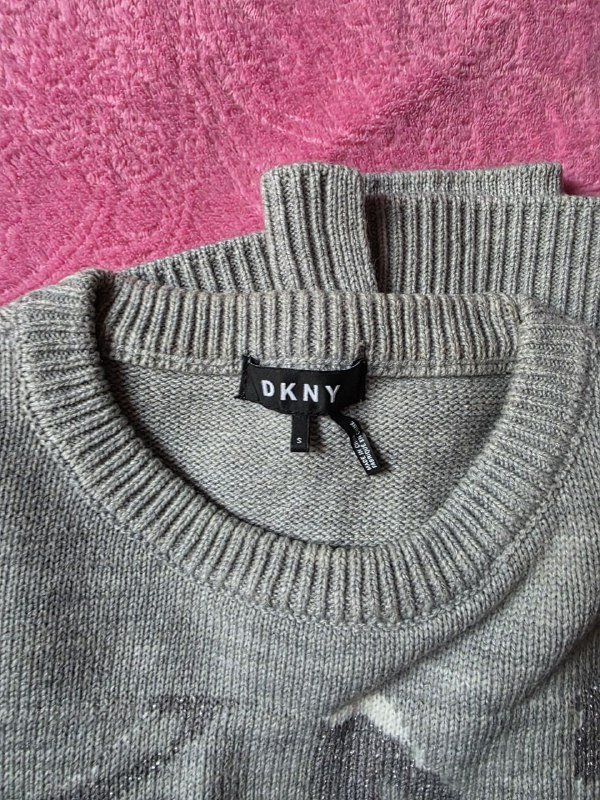 Тёплый свитер DKNY оверсайз 2