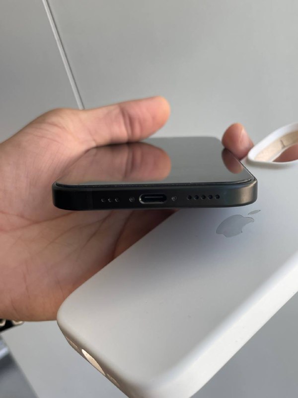 iPhone 15, 128GB, с 88% аккумулятором, в хорошем состоянии 2