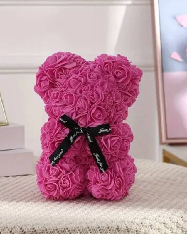 Подарочный мишка из искусственных роз с бантом