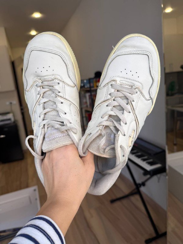 Кроссовки белые, джинсы женские, шапка-ушанка, жакет женский, сапоги зимние, кроссовки беговые 5