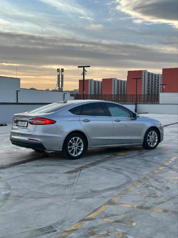 Ford Fusion 4