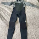 Игровой компьютер, 2 монитора, стол, мышь, клавиатура 2