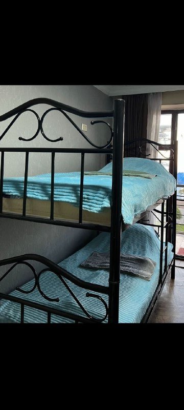 Двухярусная кровать с 2 матрасами