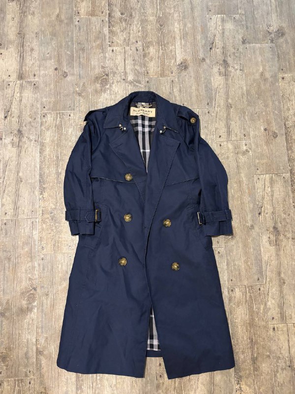 Куртка нейлоновая пуховик, Куртка нейлоновая пуховик, Пальто M65 Ben Sherman, Куртка Fred Perry, Куртка парка Schott NYC, Куртка бомбер Carhartt, Куртка шерпа Levis, Мембранная куртка дождевик, Куртка Dickies, Тренч Burberry 10