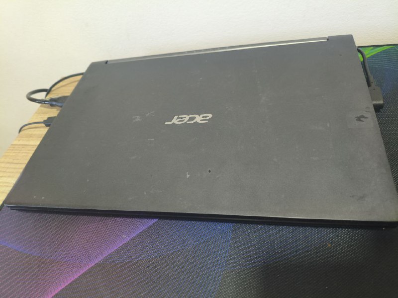 Acer laptop for sale, 1TB M.2, needs minor repairs 2