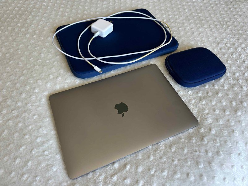 MacBook Air 13 M1 2020, 8 ГБ, SSD 256 ГБ