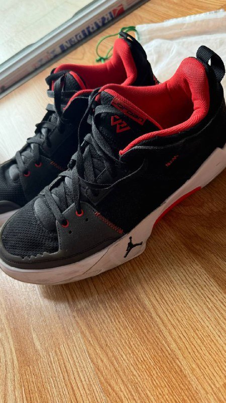 Оригинальные кроссовки 2