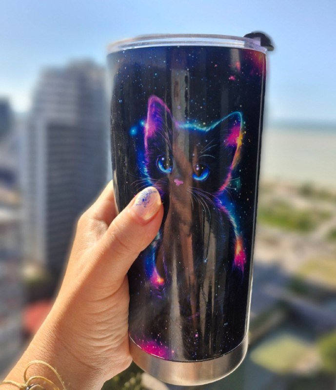 Книги, консилер, сухой шампунь, зубная паста, кожаная юбка, термокружка, двубортный пиджак, кейп, очки 8