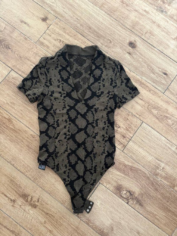 Свитер шерсть, красные брюки Zara, кофты, боди Wolford, белые брюки Zara, джинсы Benetton 4