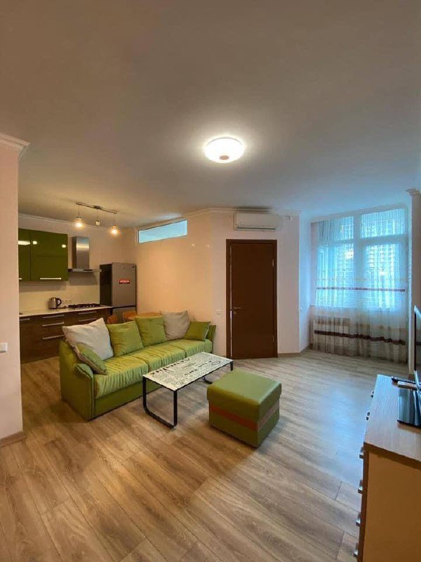 Сдам квартиру с отдельной спальней на новом бульваре