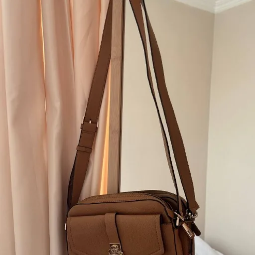 Сумки Guess, Zara