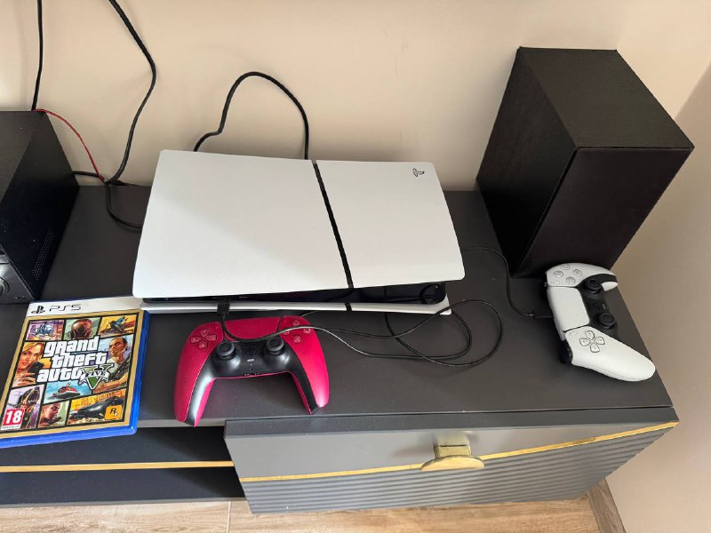 PS5 Slim 1TB with 2 controllers and GTA 5