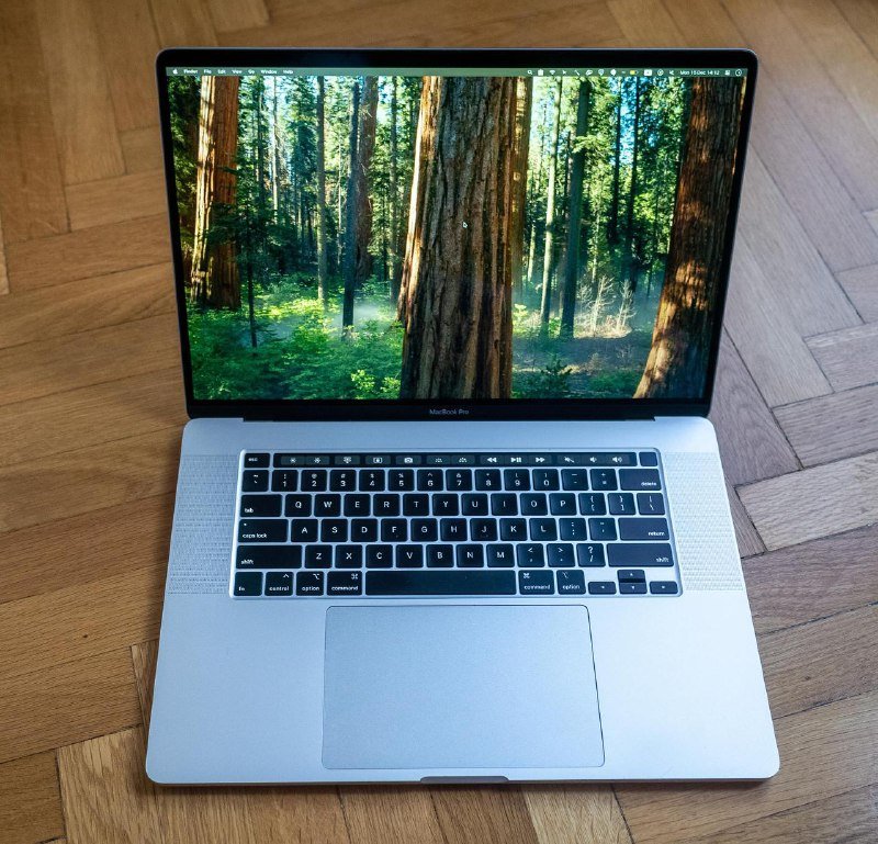 MacBook Pro 16" 2019 i9 32GB 2TB SSD AMD Radeon