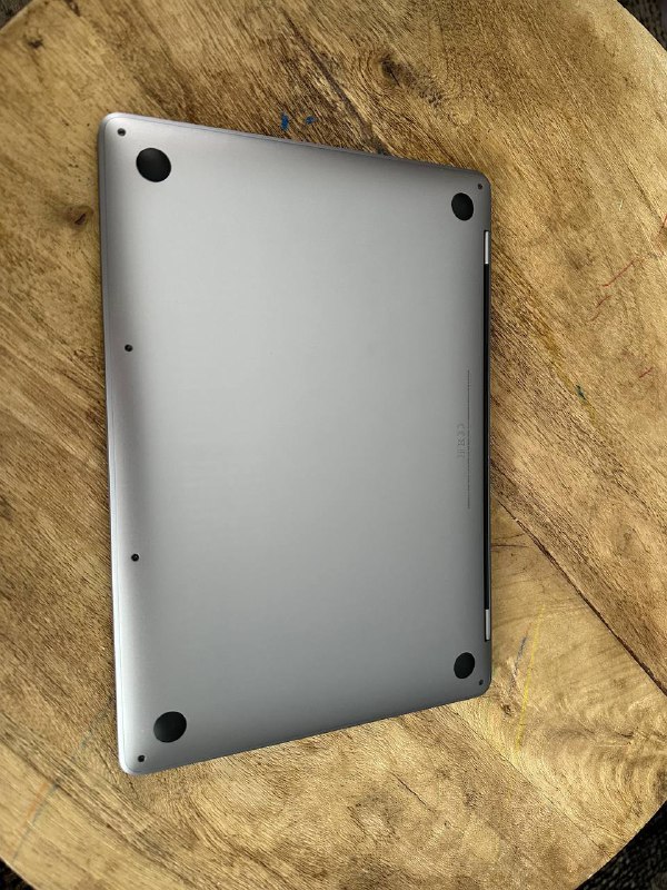 MacBook M1 Pro 8/256 13’ (2020) with Gift