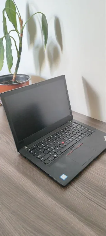 Lenovo ThinkPad T490, E580 1