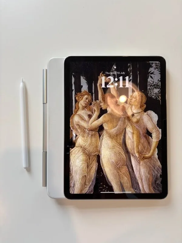 iPad Air M3 128 GB, Magic Keyboard, Apple Pencil Pro 1
