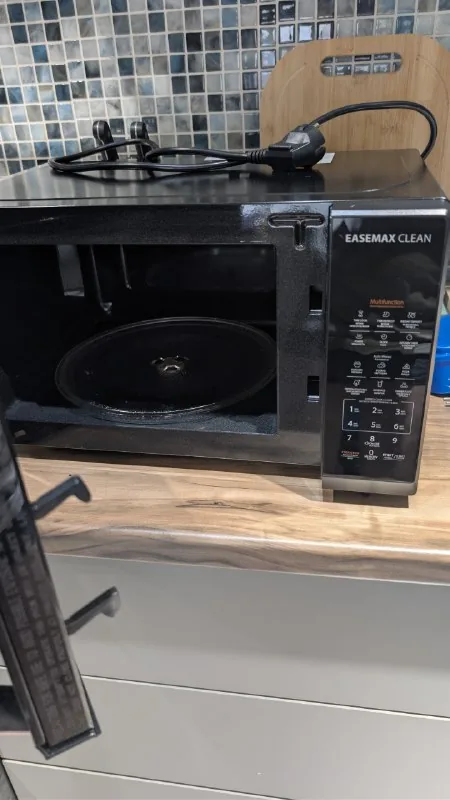 Микроволновка Toshiba MW3-EM20PE(BK) 1