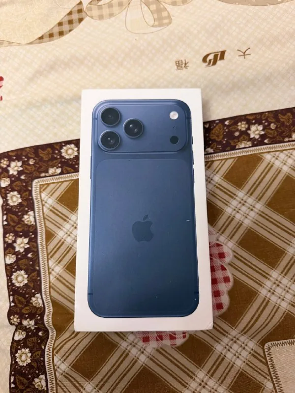 iPhone 17 Pro Max 256 ГБ, синий, eSIM