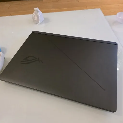 Ноутбук ASUS ROG Strix G18 с 5070ti, 1TB, 32GB, 240Гц