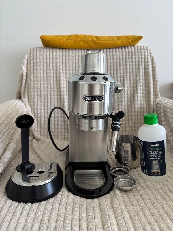 Кофемашина Delonghi EC 685 с аксессуарами и жидкостью для чистки