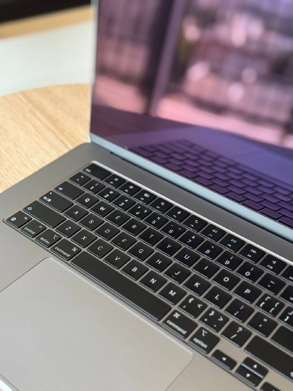 MacBook Air 15” M3 Space Gray 8/512 3