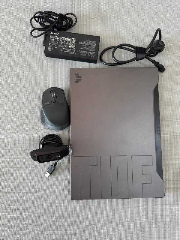 Ноутбук Asus TUF Dash F15, мышь Logitech, вебкамера, штатив 5