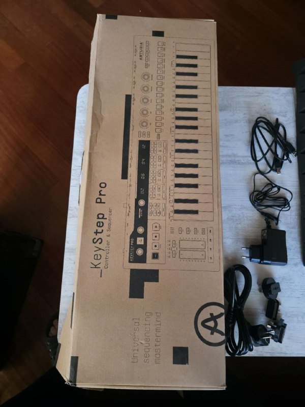 Arturia KeyStep Pro аппаратный секвенсор