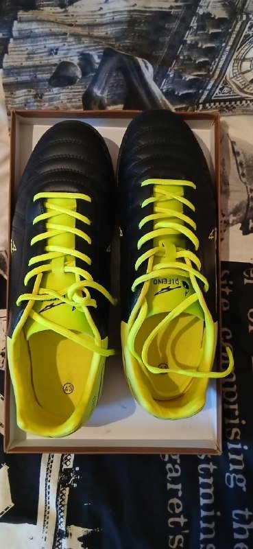 Футбольные бутсы