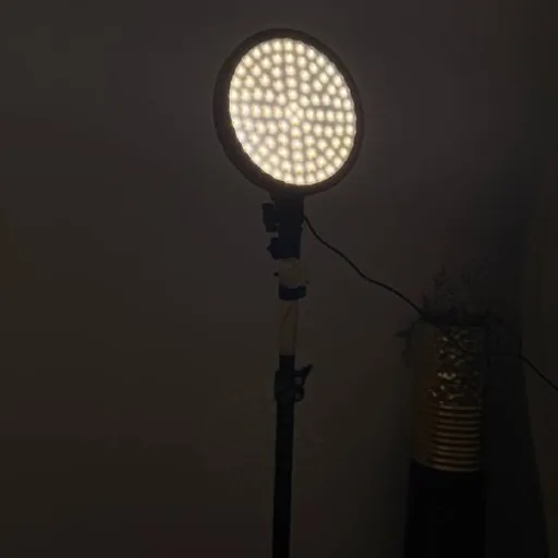 LED лампа со штативом