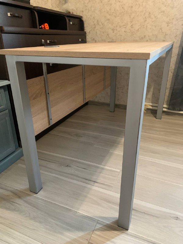 Стол кофейный, диван, офисный стол, фитолампа 5