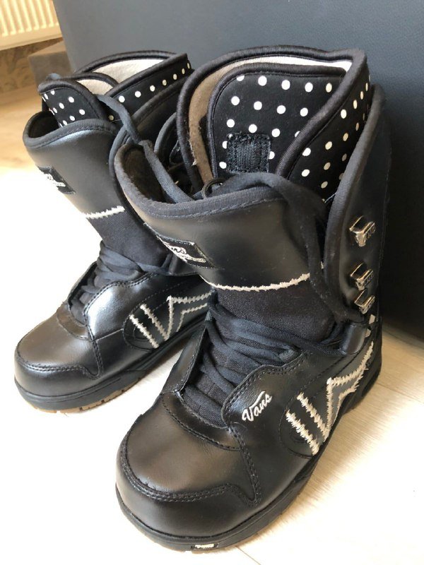 Ботинки мужские сноубордические Adidas 9.5 BOA, Ботинки женские сноубордические Vans 39 9