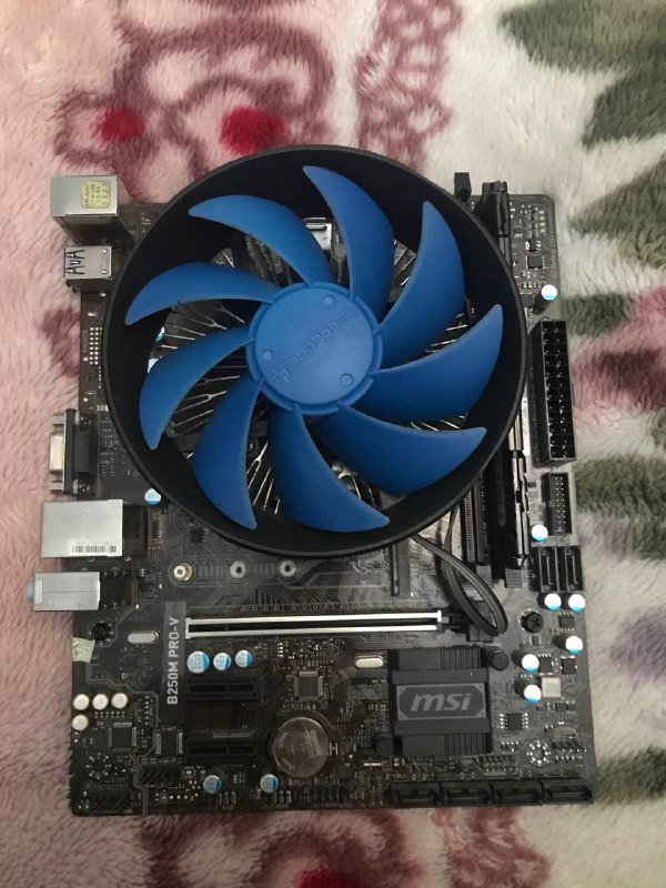 материнская плата MSI B250M PRO-V, процессор I5 7400, ОЗУ Kingston 8ГБ, SSD 120ГБ