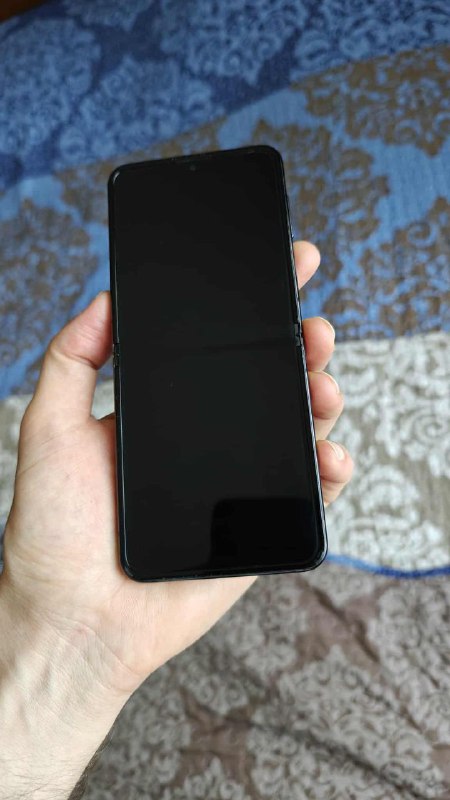 Samsung Galaxy Z Flip 4 6