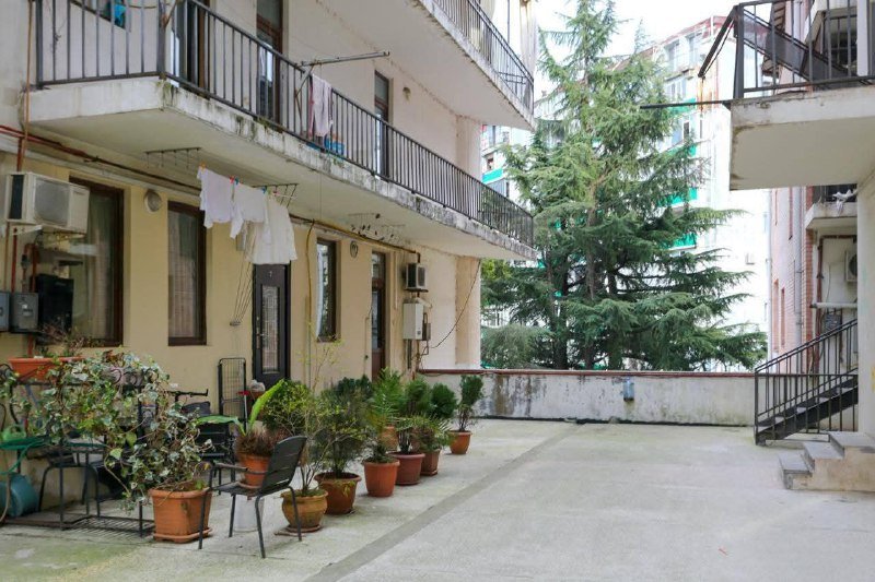 2-комнатная квартира в центре Батуми на длительный срок 6