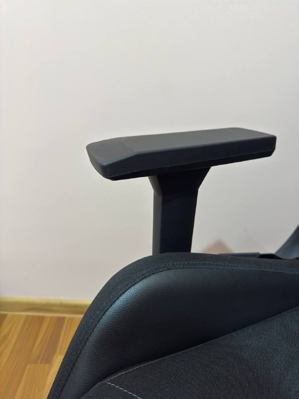 Игровое кресло GXTrust 5