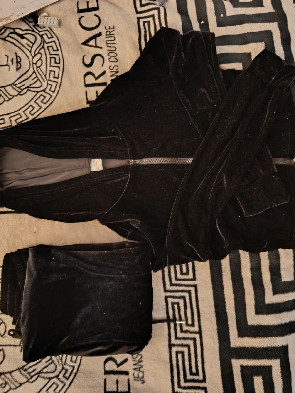 пиджак, штаны с карманами, штаны Виктория сикрет, серое худи, Адидас футболка, бархатный костюм 2