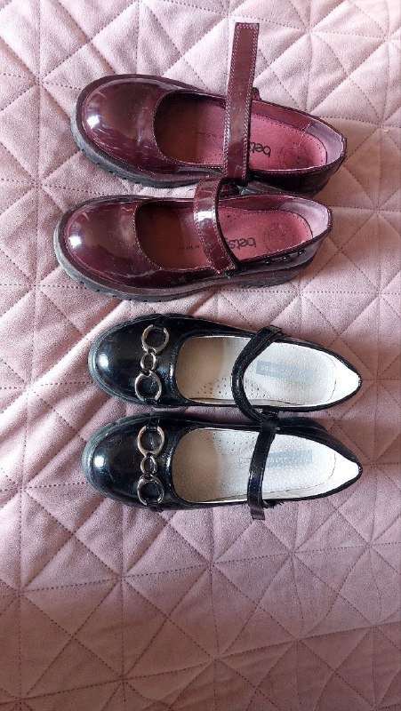 Две пары школьных туфель размер 35 2