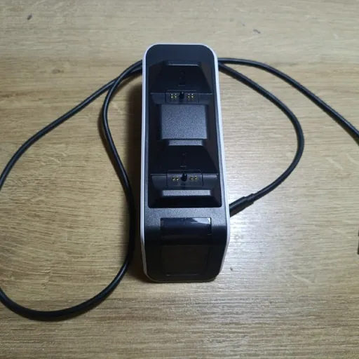Зарядная станция для двух геймпадов PS5 DualSense