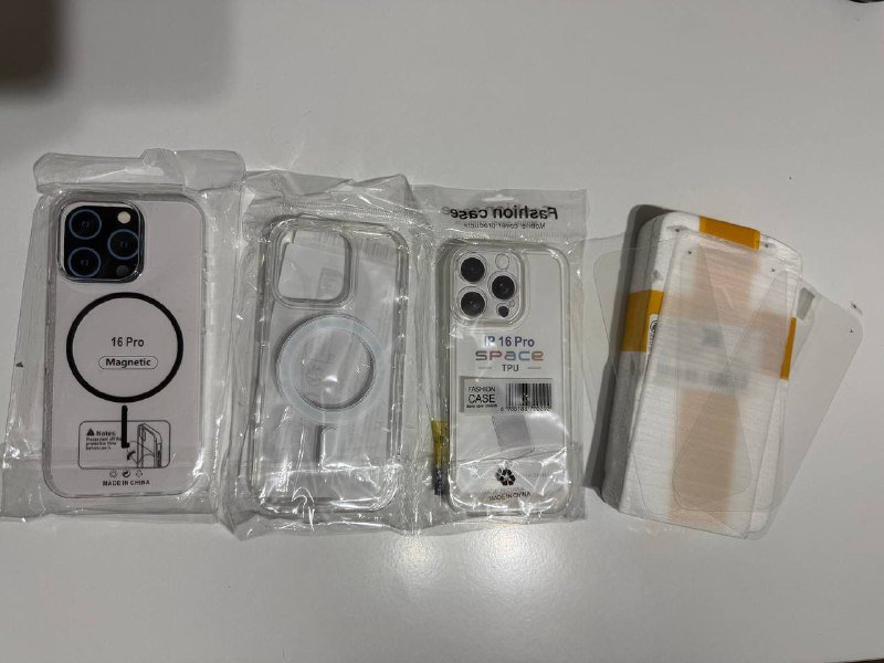 Комплект чехлов и защитных стекол для iPhone 16 Pro