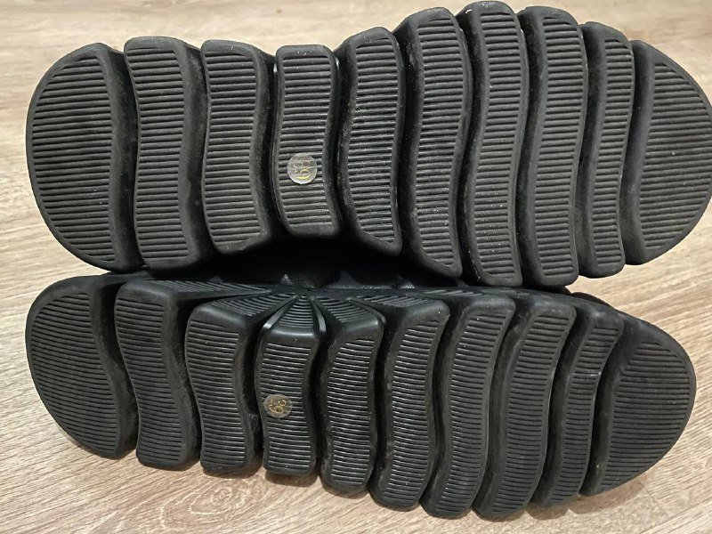 Женские зимние кожаные угги размер 39