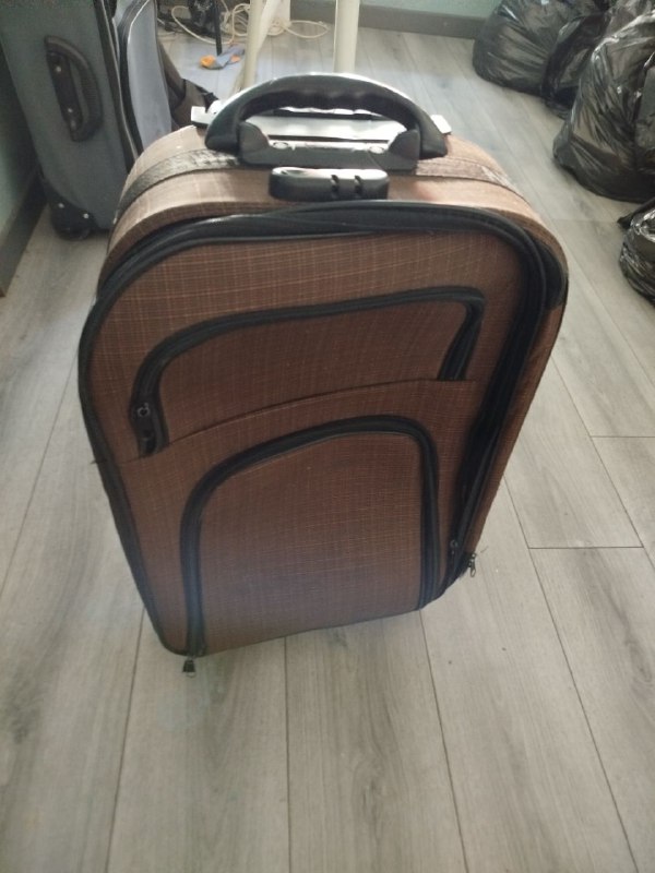 Чемодан 50x38x17, 4 колёсика