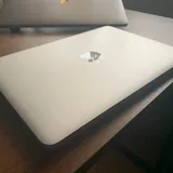MacBook Pro 2015 13,3 3