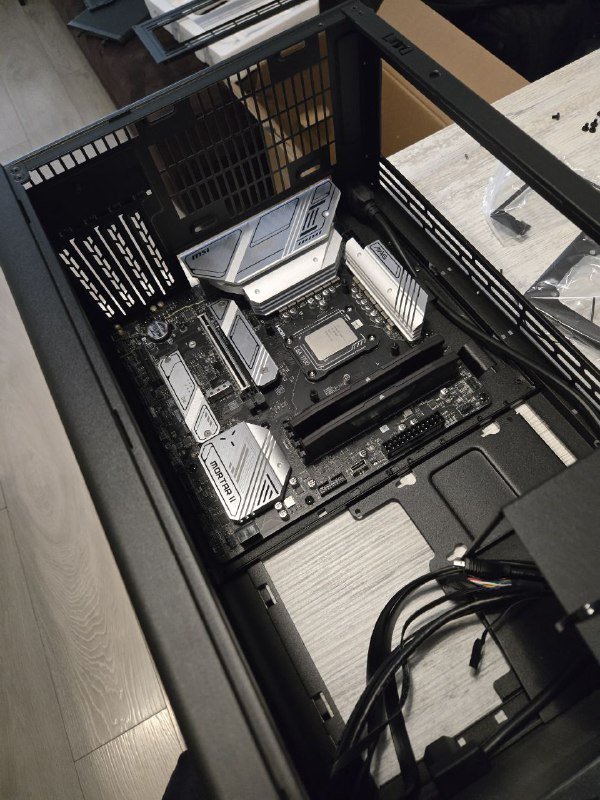 Почти собранный компьютер без БП и видеокарты 2