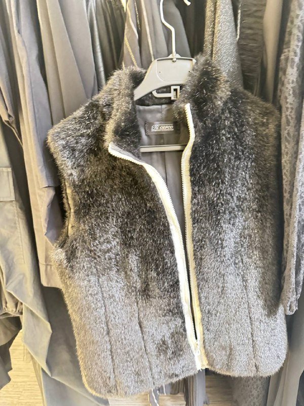 Жилет CAVALLINI, кожаные брюки, пиджак STEFANEL, розовый пиджак, сарафан JCREW, юбка Click, юбка DELORES, брюки, платье DOLCE&GABBANA, джинсы William Rast 8