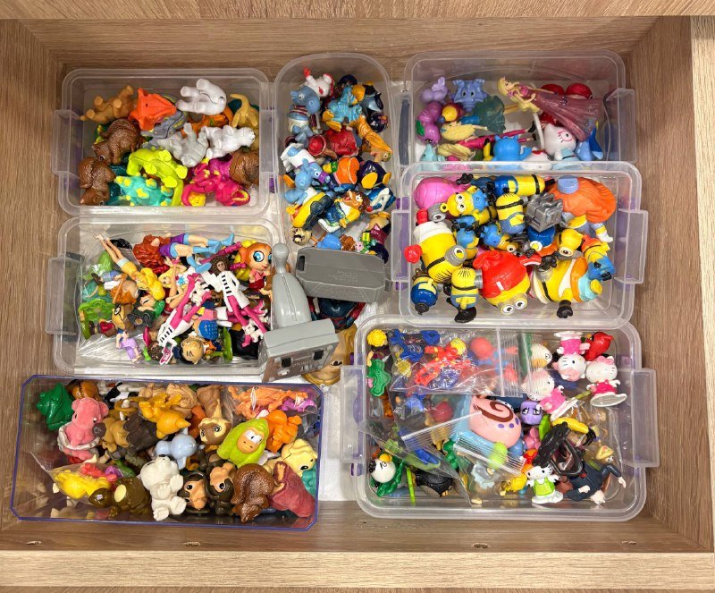 Киндеры из разных коллекций и годов 1