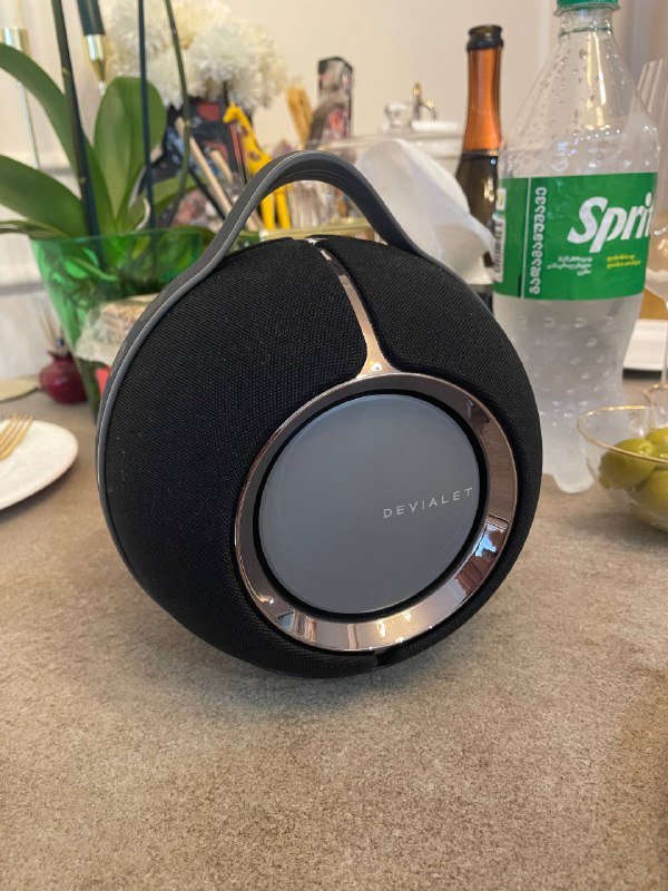 колоночка Devialet
