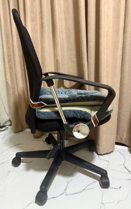 Офисное компьютерное кресло 2