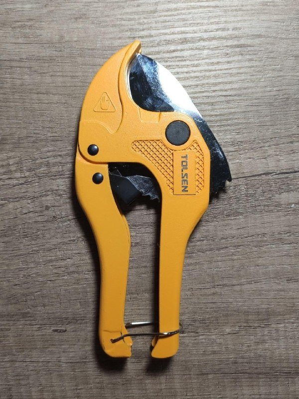 Труборез для пластиковых труб