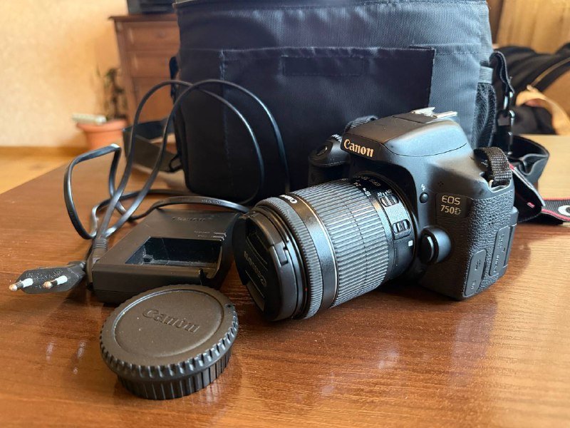 фотоаппарат Canon 750D с объективом 18-55 мм