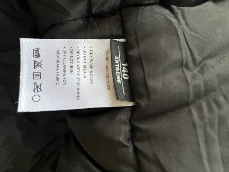 Зимняя куртка Hign experience 140 размер 9